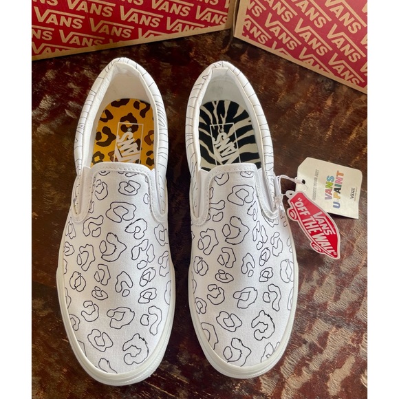Vans classic slip on. - Picture 2 of 8
